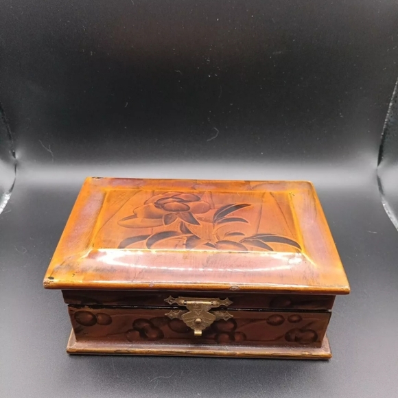 GUC Vintage Bombay Company Wooden Floral Trinket Box!! - Picture 1 of 9